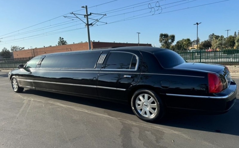 2007 Lincoln Town Car L Limousine