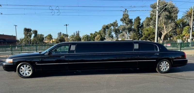 2007 Lincoln Town Car L Limousine