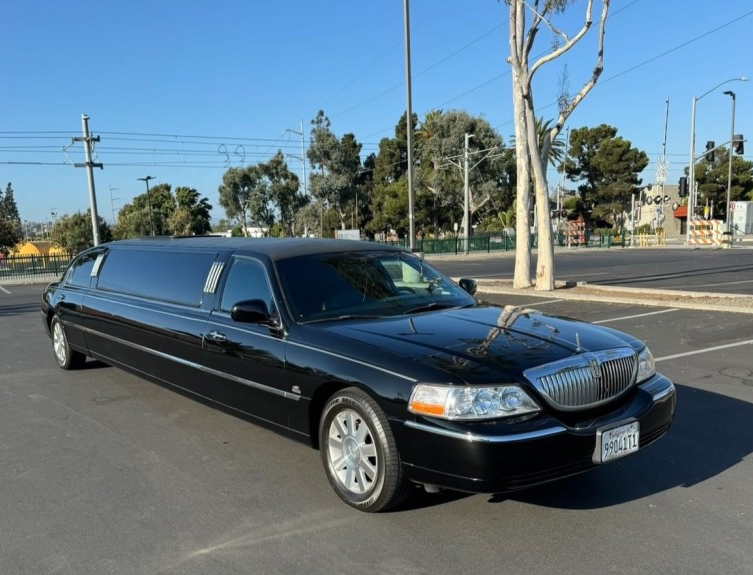 2007 Lincoln Town Car L Limousine