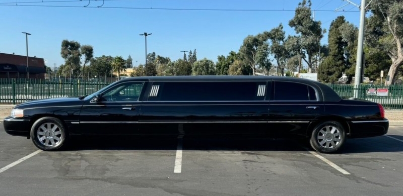 2007 Lincoln Town Car L Limousine
