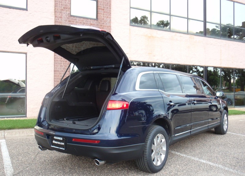2013 Lincoln MKT Limousine