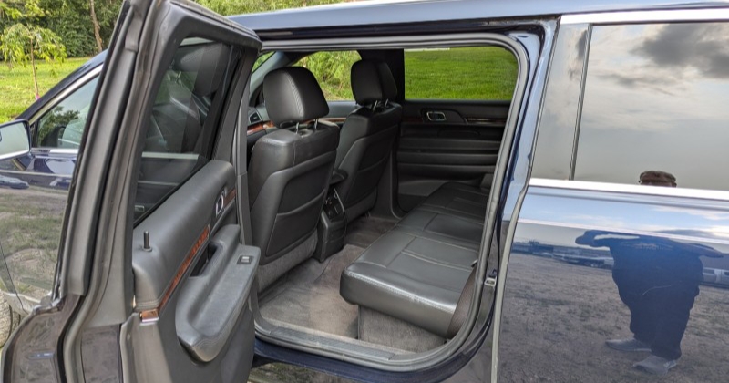 2013 Lincoln MKT Limousine