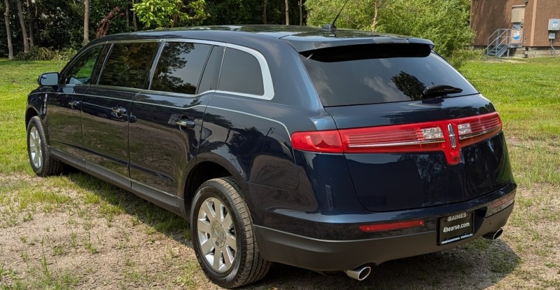 2013 Lincoln MKT Limousine