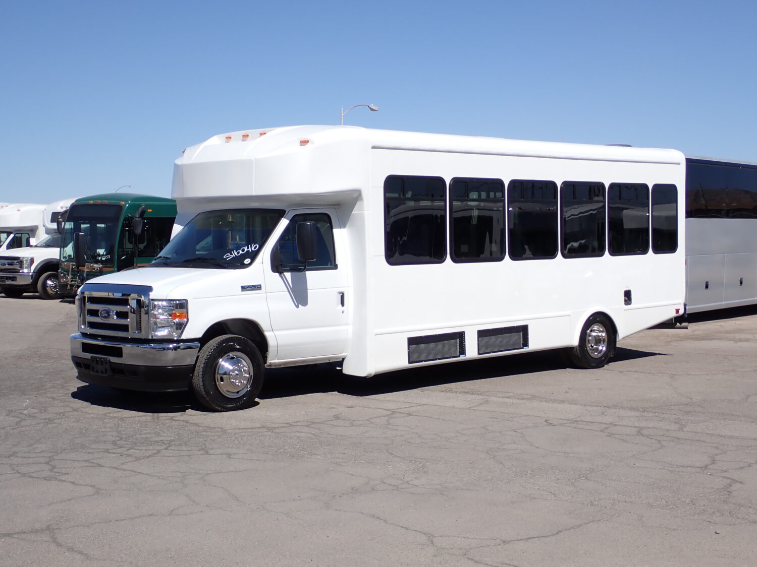 2025 Eldarado Advantage  Shuttle Bus  Build on Ford E-450 Chasis