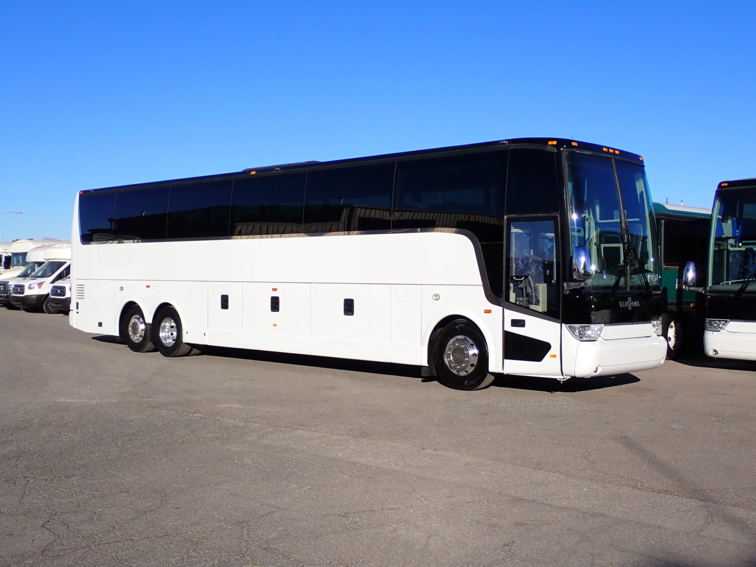 2015 Van Hool TX45  Motorcoach