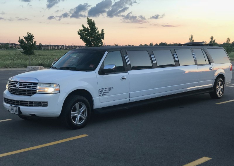 2007 Lincoln Navigator Limousine