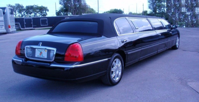 2009 Lincoln Town Car L Limousine
