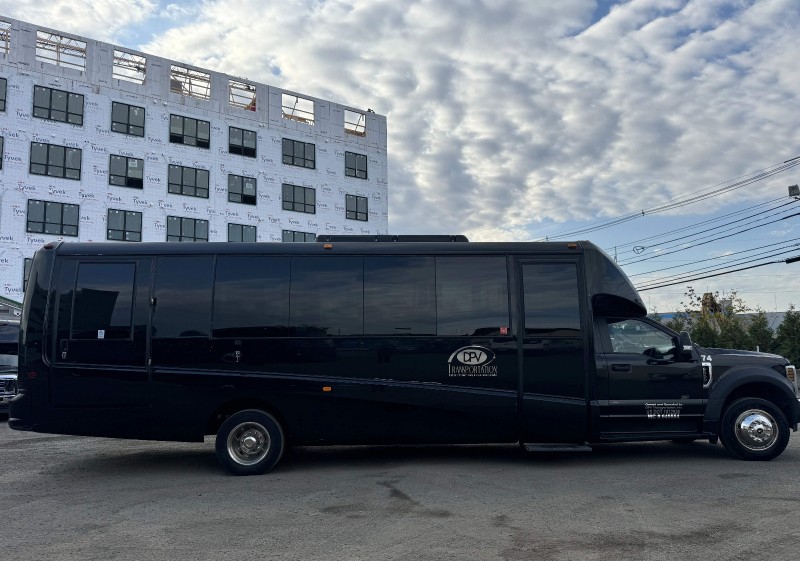 2019 Ford F-550 Shuttle Bus