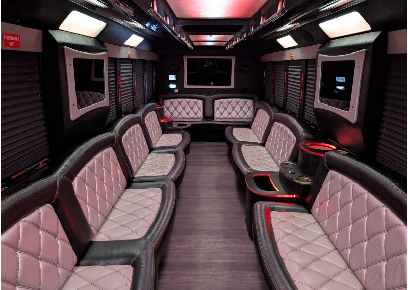 2014 Ford F-550 Limo Bus