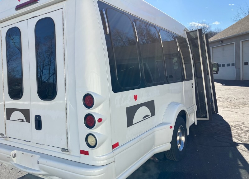 2011 Ford E-350 Shuttle Bus
