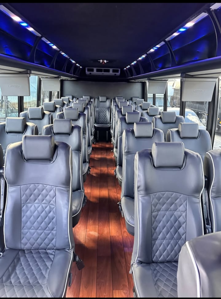 2013 Ford F-650 Shuttle Bus