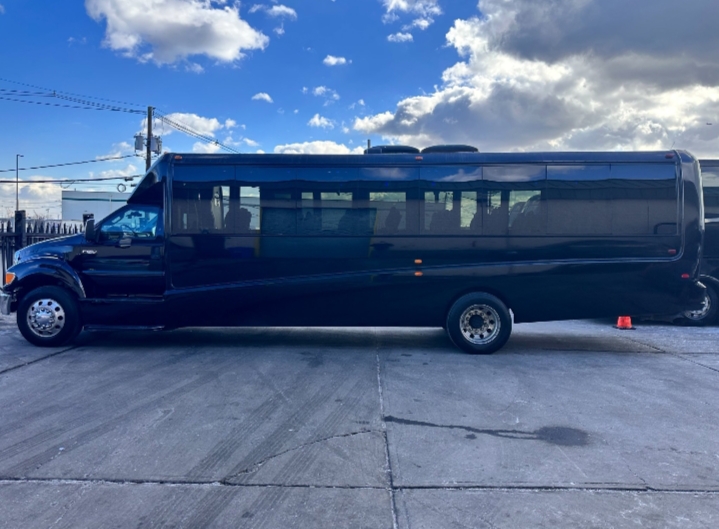 2013 Ford F-650 Shuttle Bus