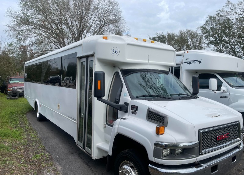 2009 GMC C5500 Party Bus