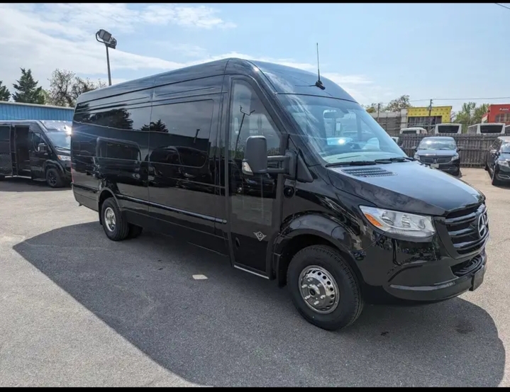 2024 Mercedes Benz Sprinter