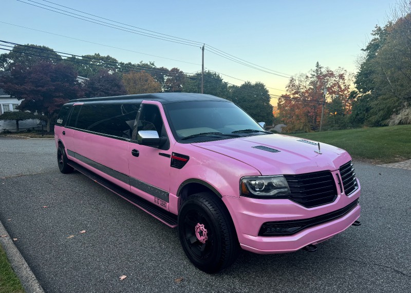 2007 Lincoln Navigator Limousine