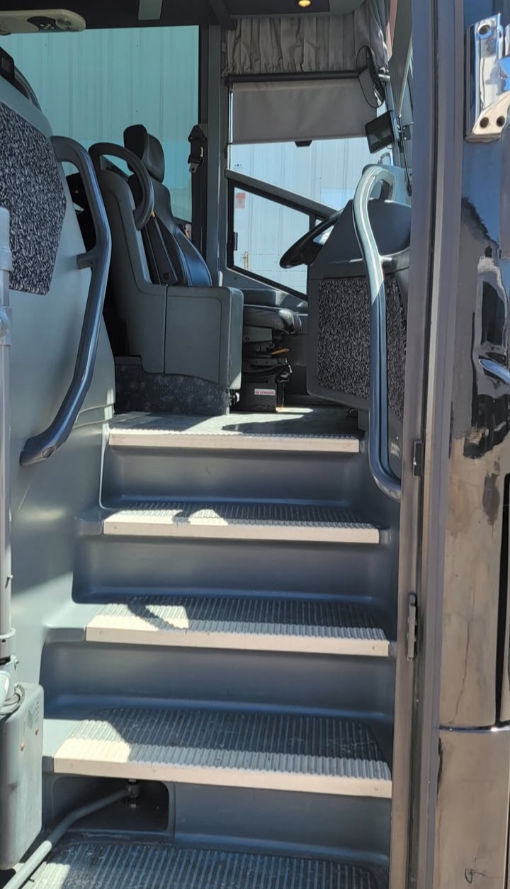 2010 Vanhool C2045 Motorcoach