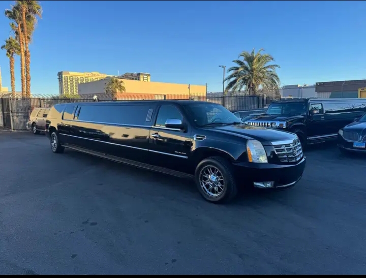 2008 Suburban Limousine