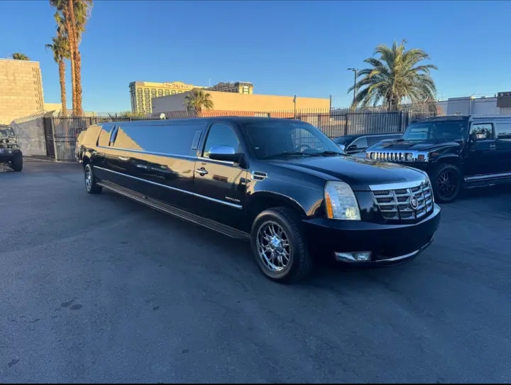 2008 Suburban Limousine