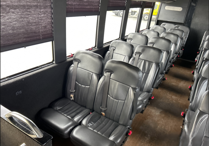 2014 Ford E-450 Shuttle Bus