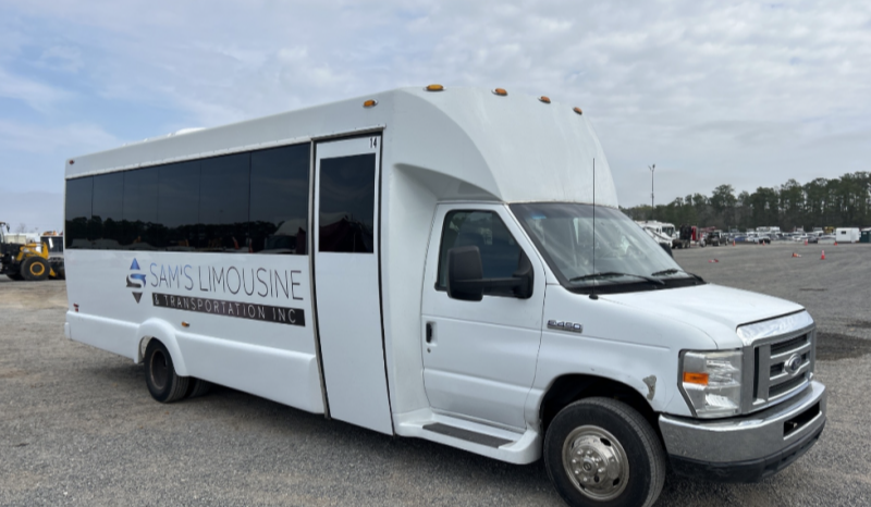2014 Ford E-450 Shuttle Bus