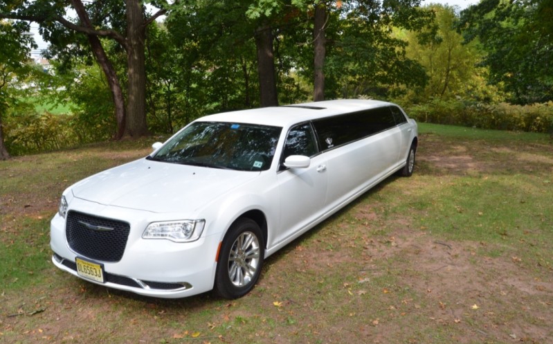 2015 Chrysler 300 Limousine