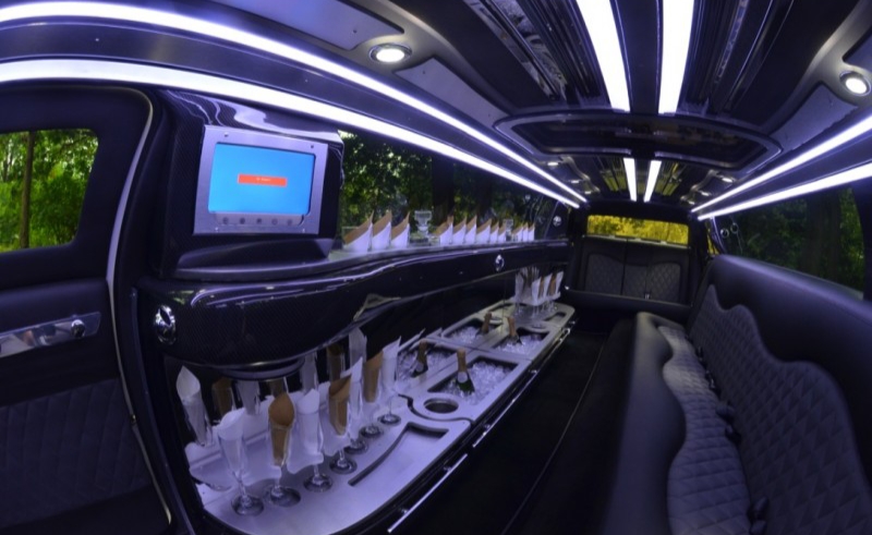 2015 Chrysler 300 Limousine