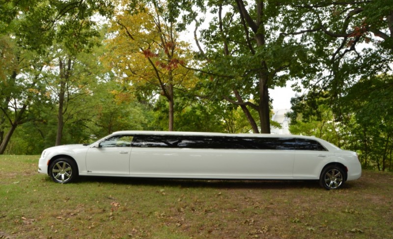 2015 Chrysler 300 Limousine