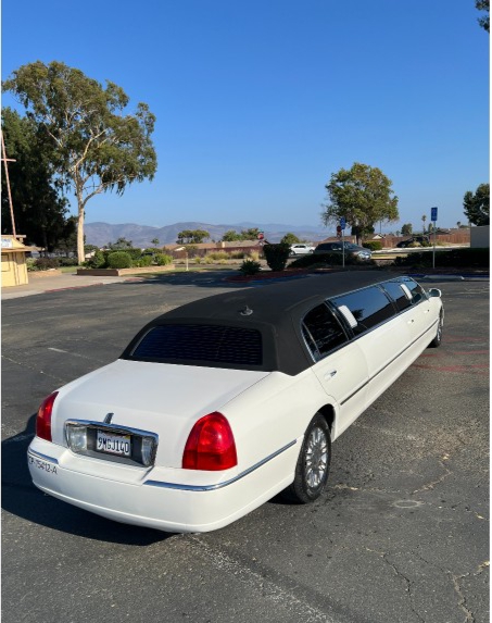 2006 Lincoln Town Car Limousine