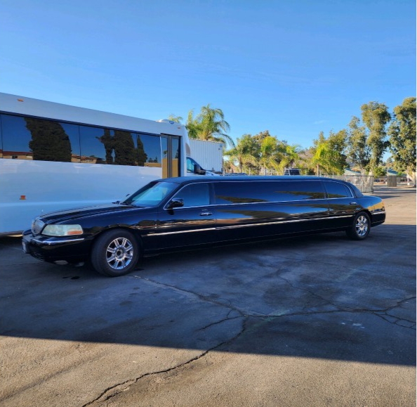 2007 Lincoln Town Car Limousine