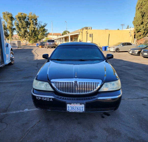 2007 Lincoln Town Car Limousine