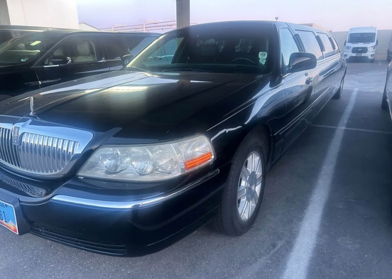 2007 Lincoln Town Car L Limousine