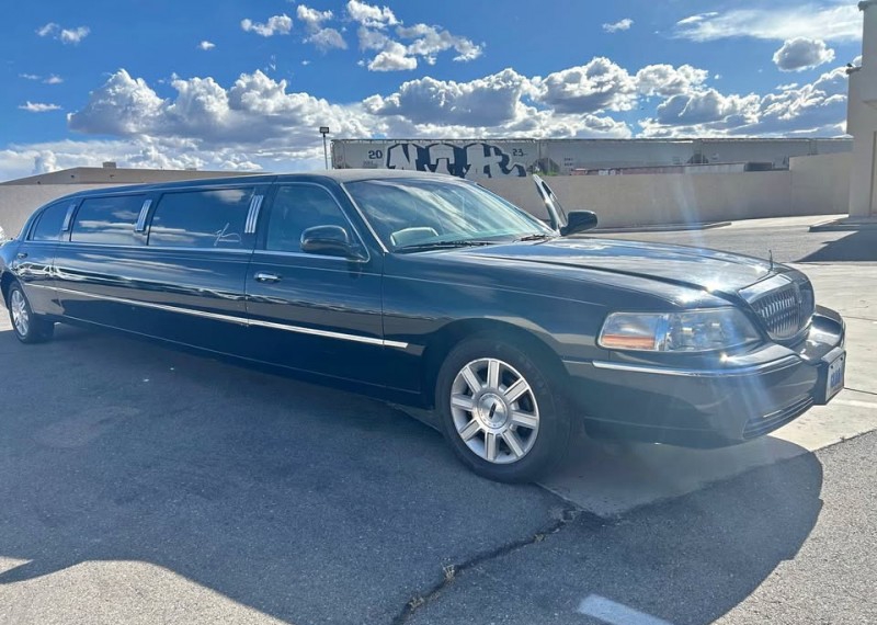 2007 Lincoln Town Car L Limousine