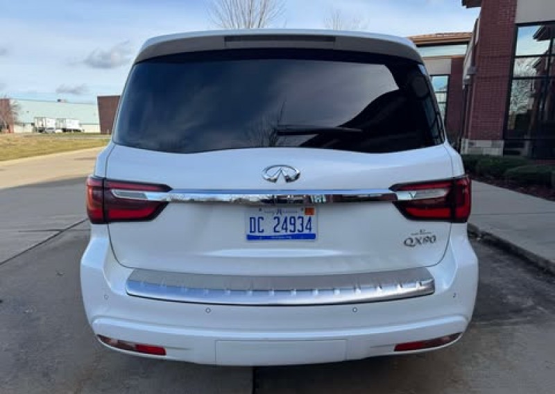 2018 Infiniti QX80 Limousine