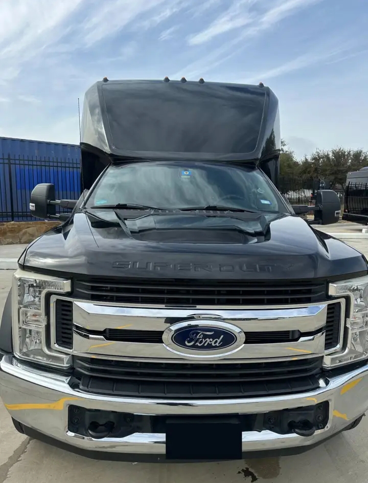 2019 Ford F-550 Shuttle Bus