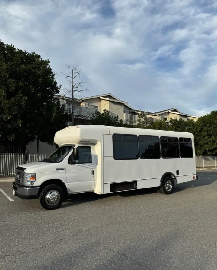 2017 Ford E-450 Party Bus