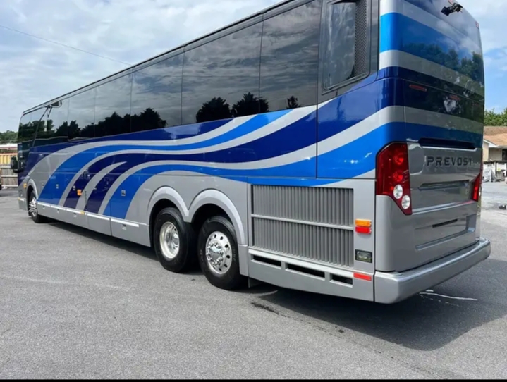 2015 Prevost H3-45 Motorcoach