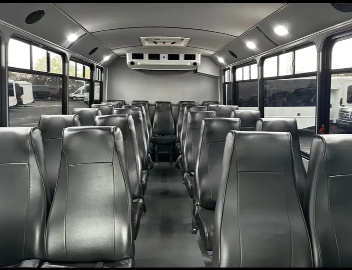 2018 Champion Challenger Ford E-450  Shuttle Bus