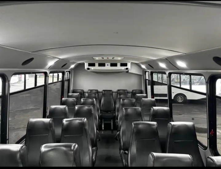 2018 Champion Challenger Ford E-450  Shuttle Bus