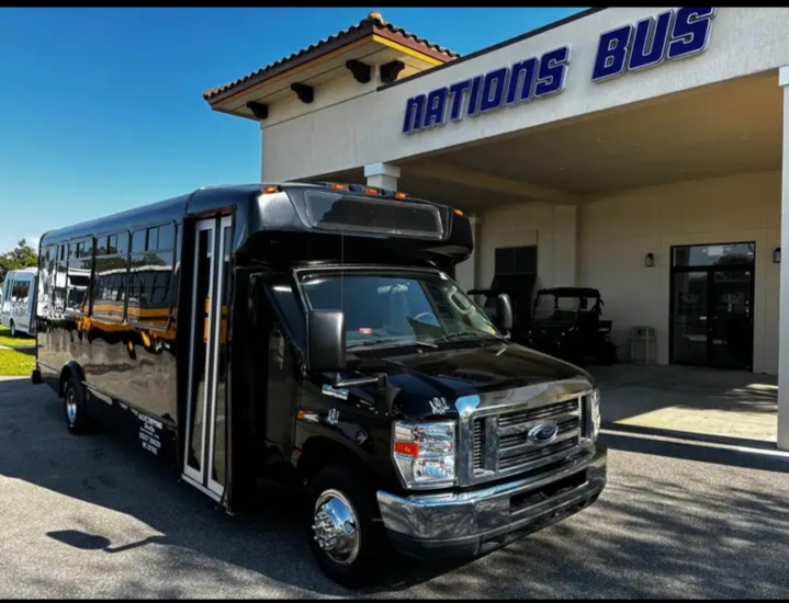 2018 Champion Challenger Ford E-450  Shuttle Bus