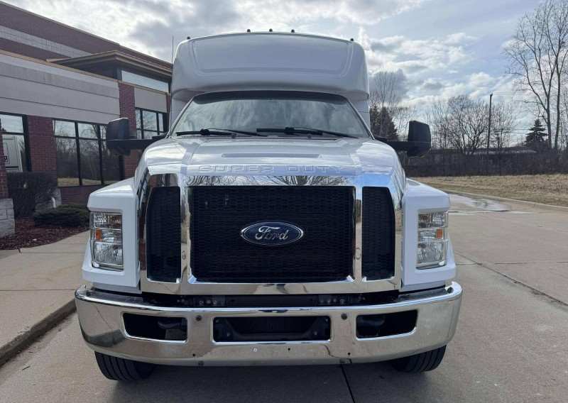 2016 Ford F-650 Limo Bus