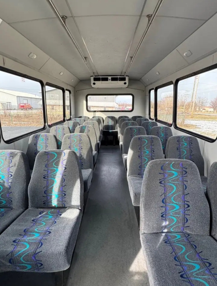 2017 Ford E-450 Shuttle Bus