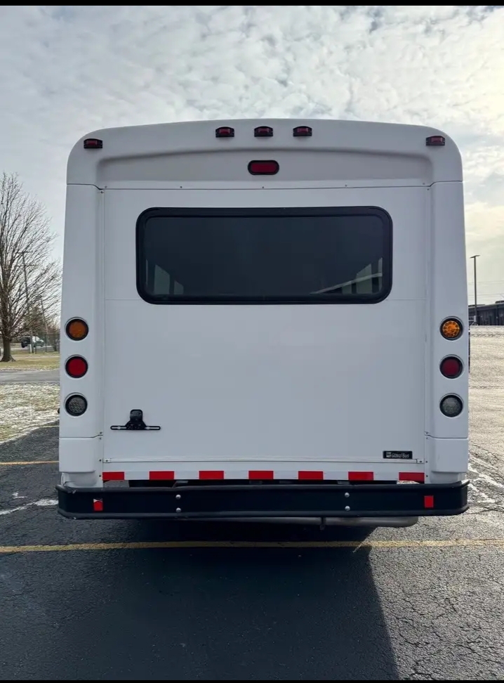 2017 Ford E-450 Shuttle Bus