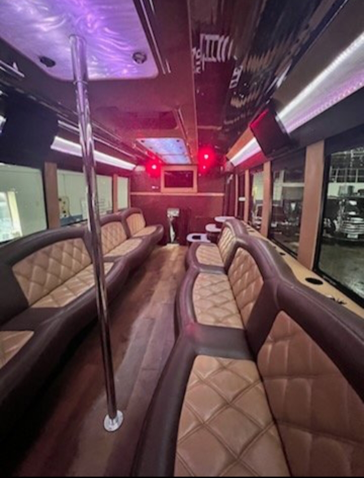 2012 Ford F-550 Limo Bus
