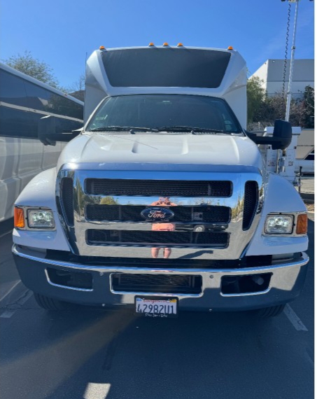 2013 Ford F-650 Shuttle Bus