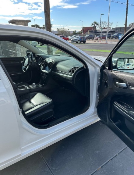 2018 Chrysler 300 Limousine