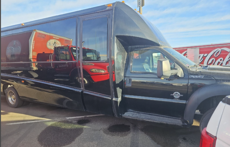 2016 Ford F-550 Shuttle Bus