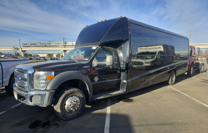 2016 Ford F-550 Shuttle Bus