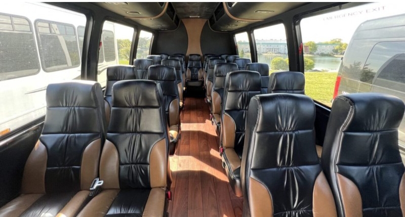 2016 Ford E-450 Shuttle Bus