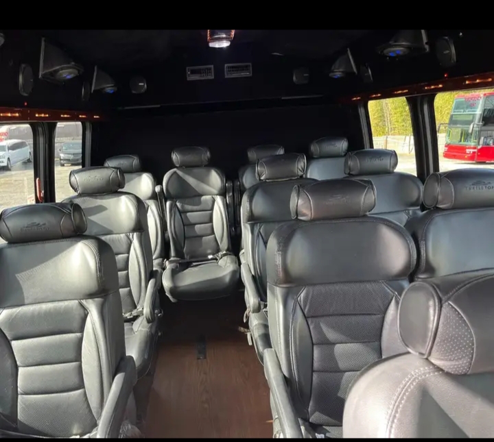 2015 Ford E-350 Shuttle Bus