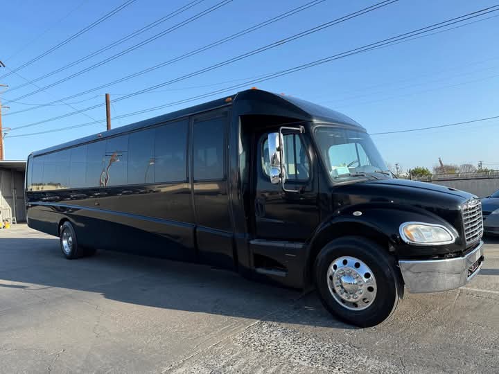 2014 Freightliner Shuttle Bus